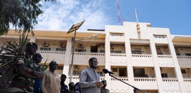Bassirou Diomaye Faye visite les bases militaires restituées par la France Par: Ndeye Astou KONATÉ – Seneweb.com | 19