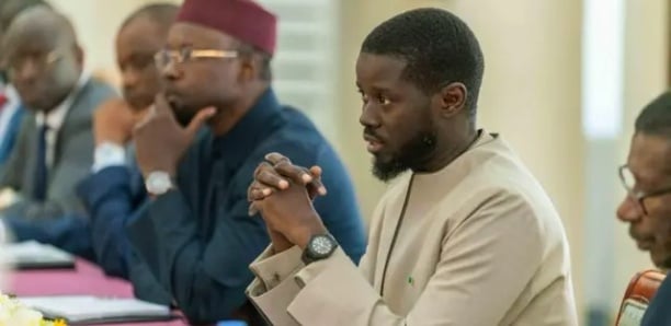 Communication gouvernementale : une nouvelle restriction imposée aux ministres et DG