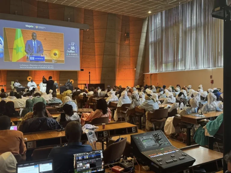 Afrobasket féminin 2025 : les Lionnes reçoivent le drapeau national avant leur départ pour Abidjan