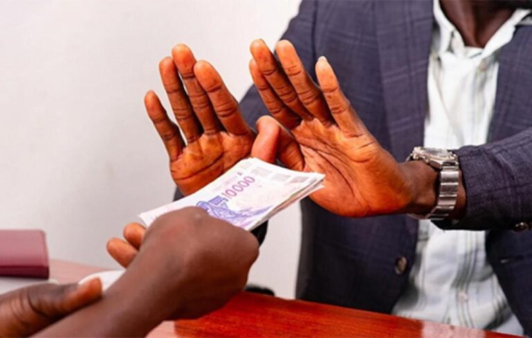 Lanceurs d’alerte : une prime de 10% pour briser le silence sur la corruption