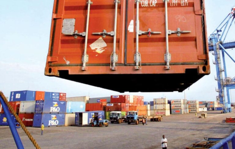 L’importation de l’absurde