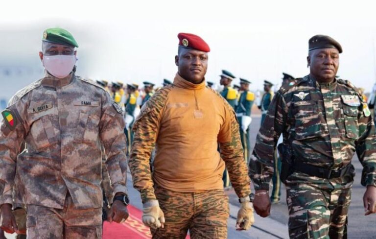 AES : La Confédération s&rsquo;indigne et condamne les Sanctions contre des militants panafricanistes