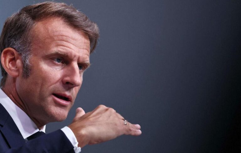 France: Macron réaffirme qu’il entend « exercer son mandat jusqu’à son terme » malgré la crise sur le budget