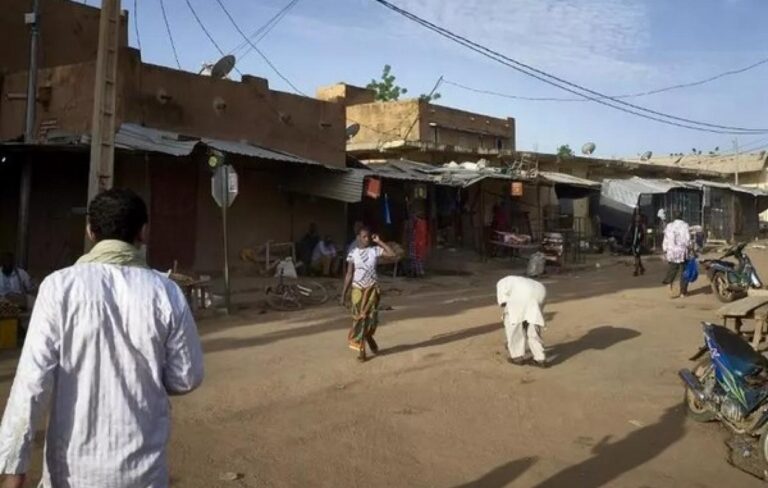Mali: « blocus » jihadiste dans l’Ouest, transports et échanges avec le Sénégal perturbés