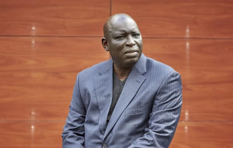 Les avocats de Madiambal Diagne dénoncent un “chantage diplomatique” après la suspension des extraditions vers la France