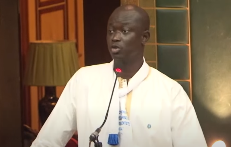 Déficit de médecins, chômage des jeunes et fuite des cerveaux : le paradoxe dénoncé par le Dr. Mamadou Demba Ndour