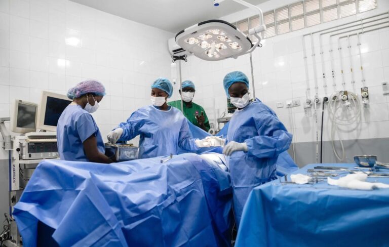 Une première en Afrique de l’Ouest : L&rsquo;’hôpital Principal de Dakar va réaliser deux implantations percutanées de valve aortique