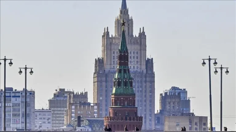 Saisie du pétrolier Marinera : La Russie dénonce une « action militaire illégale » des États-Unis dans l’Atlantique