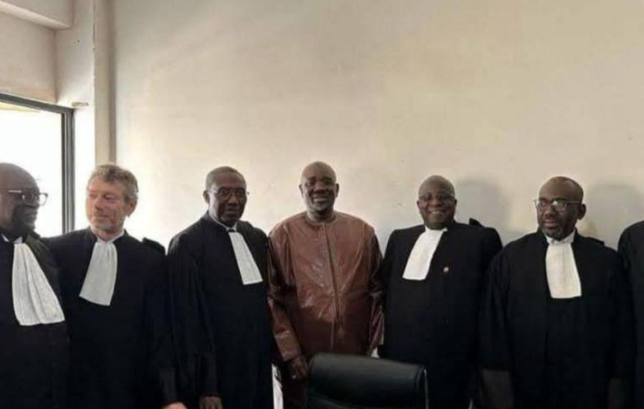 Affaire des téléphones portables en prison : Aucune charge retenue contre Farba Ngom (Avocat)