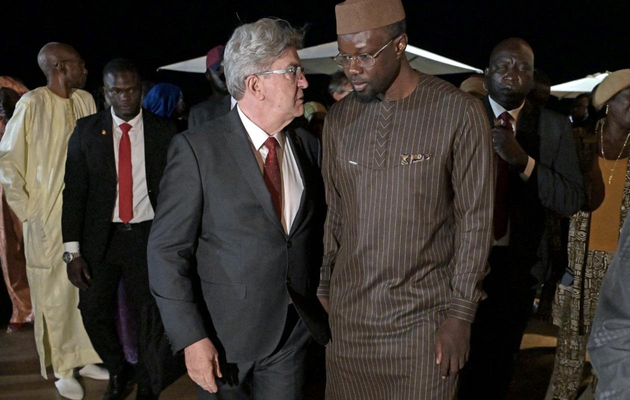 « C&rsquo;est absurde » : La réaction de Jean-Luc Mélenchon après le vote de la loi contre l&rsquo;homosexualité