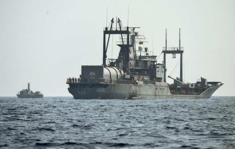 L&rsquo;armée iranienne annonce avoir visé un navire américain près d&rsquo;un port d&rsquo;Oman