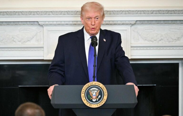 Trump menace l&rsquo;Iran d&rsquo;une riposte militaire « sans précédent » en cas de représailles