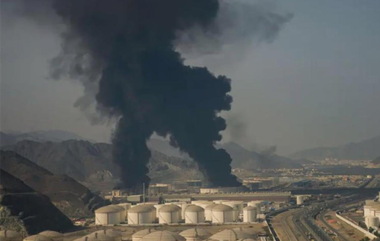 Emirats: incendie après une frappe de drone près de la centrale nucléaire de Barakah