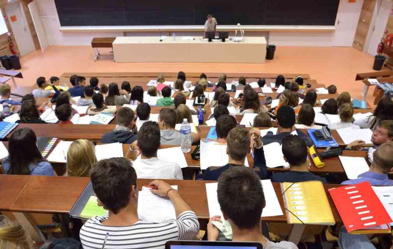 Universités françaises : voici les nouveaux tarifs exorbitants imposés aux étudiants étrangers hors UE dès la rentrée